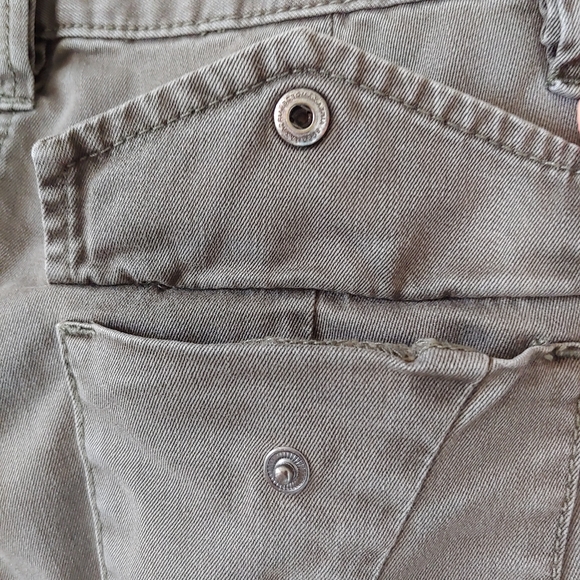 BCBG Max Azria Cargo Pants Size 27 Olive Colour - Picture 11 of 16